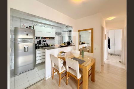 Sala de apartamento à venda com 2 quartos, 58m² em Campo Belo, São Paulo
