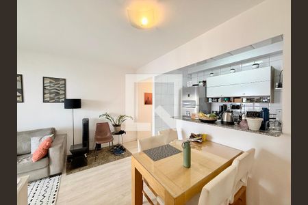 Sala de apartamento à venda com 2 quartos, 58m² em Campo Belo, São Paulo