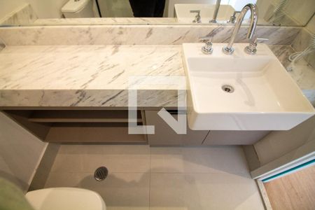 Banheiro de kitnet/studio para alugar com 1 quarto, 27m² em Campo Belo, São Paulo
