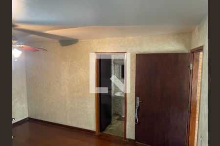 Casa à venda com 4 quartos, 315m² em Cidade Dutra, São Paulo