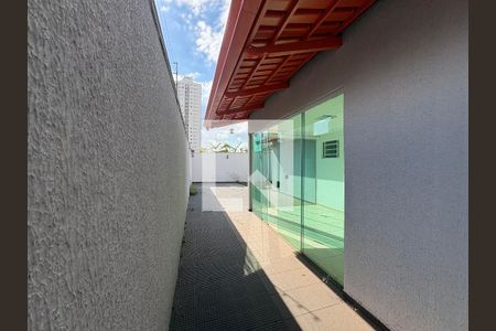 Área externa de casa à venda com 3 quartos, 155m² em Jardim Atlantico, Goiânia