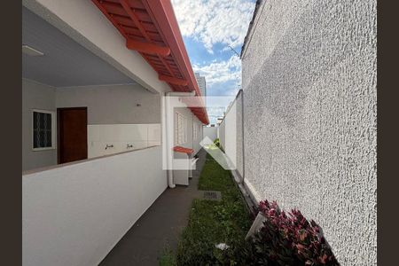Corredor Externo de casa à venda com 3 quartos, 155m² em Jardim Atlantico, Goiânia