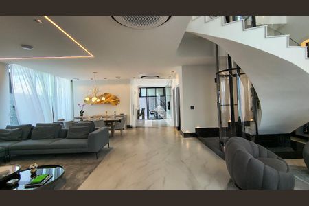 Sala de casa de condomínio à venda com 6 quartos, 330m² em Recreio dos Bandeirantes, Rio de Janeiro