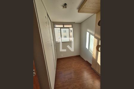 Quarto de apartamento para alugar com 3 quartos, 61m² em Cardoso, Belo Horizonte