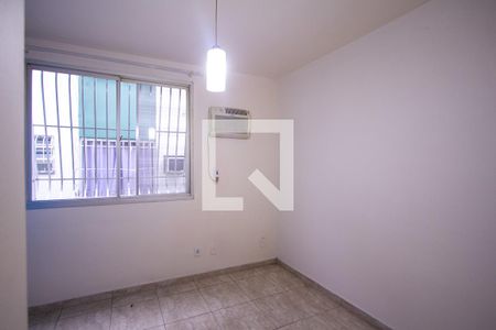 Quarto 1 de casa de condomínio para alugar com 2 quartos, 49m² em Colubandê, São Gonçalo
