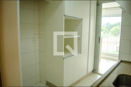 Apartamento à venda com 3 quartos, 108m² em Jardim Goiás, Goiânia