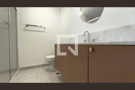 Banheiro de kitnet/studio para alugar com 1 quarto, 33m² em Chácara Klabin, São Paulo
