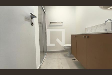 Banheiro de kitnet/studio para alugar com 1 quarto, 33m² em Chácara Klabin, São Paulo