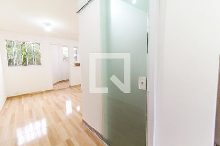 Banheiro de casa para alugar com 1 quarto, 35m² em Jardim Itapemirim, São Paulo