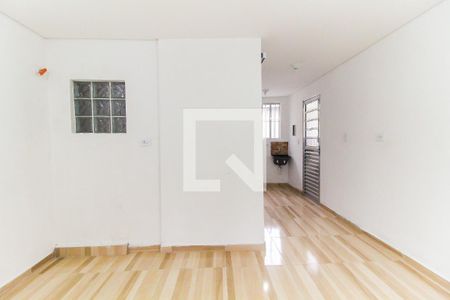 Sala/Quarto de casa para alugar com 1 quarto, 35m² em Jardim Itapemirim, São Paulo