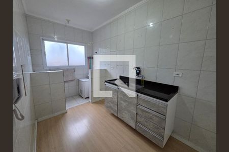 Cozinha de casa de condomínio para alugar com 2 quartos, 52m² em Quietude, Praia Grande