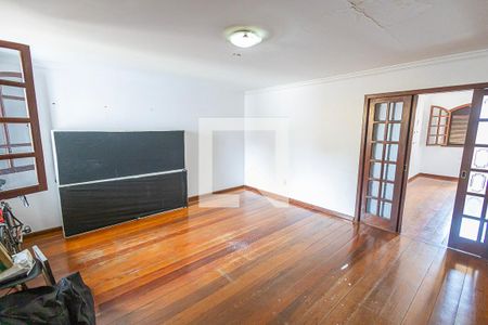 Casa para alugar com 7 quartos, 567m² em Candelária, Belo Horizonte