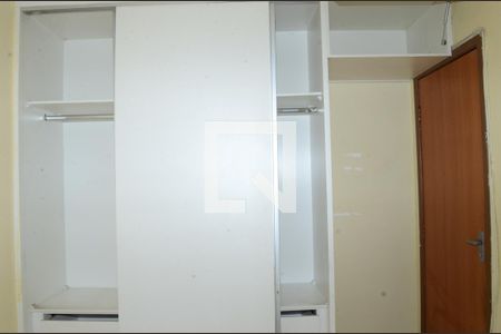 Quarto 2 de apartamento para alugar com 2 quartos, 42m² em Jardim Vitoria, Belo Horizonte