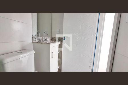 Banheiro de apartamento para alugar com 2 quartos, 56m² em Parque das Nações, Santo André