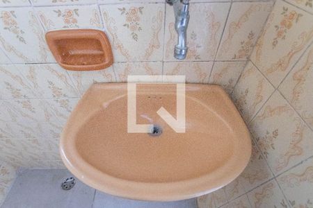 Banheiro  de casa para alugar com 1 quarto, 60m² em Jardim Miriam, São Paulo