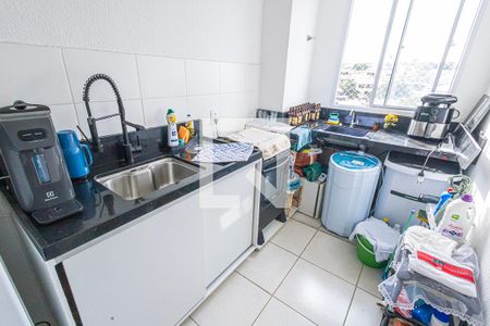 cozinha de apartamento para alugar com 2 quartos, 55m² em Serrano, Belo Horizonte