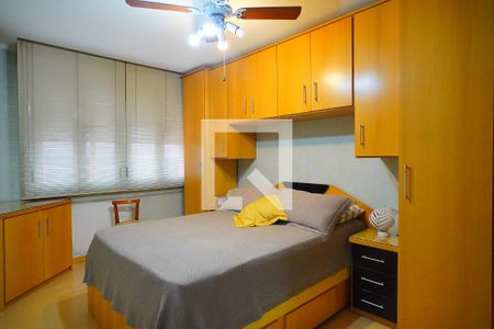 Quarto suíte  de apartamento à venda com 2 quartos, 74m² em Vila Ipiranga, Porto Alegre