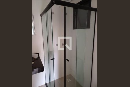 Banheiro de apartamento para alugar com 3 quartos, 64m² em Santa Cândida, Curitiba