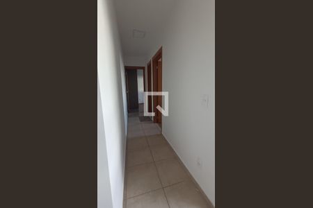 Corredor de apartamento para alugar com 2 quartos, 48m² em Grand Ville, Uberlândia