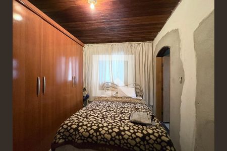 Suíte  de casa à venda com 3 quartos, 400m² em Vila Palmeiras, São Paulo
