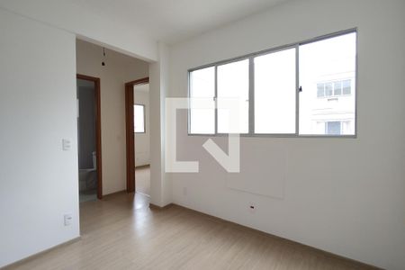 Sala de apartamento para alugar com 2 quartos, 48m² em Taquara, Rio de Janeiro