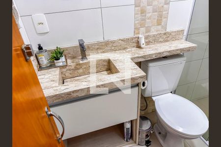 Banheiro  de apartamento à venda com 2 quartos, 113m² em Vila Lucinda, Santo André