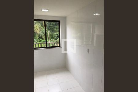 Apartamento para alugar com 2 quartos, 60m² em Samambaia, Petrópolis