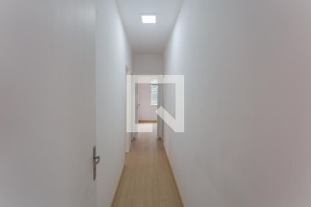 Corredor de apartamento à venda com 3 quartos, 90m² em Cruzeiro, Belo Horizonte