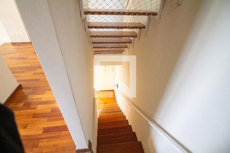 Escada de apartamento para alugar com 2 quartos, 130m² em Santo Amaro, São Paulo