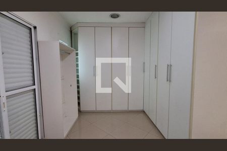 Closet de casa para alugar com 3 quartos, 247m² em Cerâmica, São Caetano do Sul