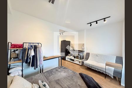 Quarto de kitnet/studio para alugar com 1 quarto, 28m² em Jardim das Acacias, São Paulo