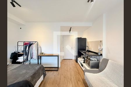 Quarto de kitnet/studio para alugar com 1 quarto, 28m² em Jardim das Acacias, São Paulo