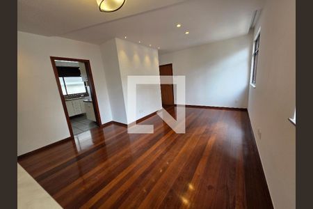 sala de apartamento para alugar com 3 quartos, 100m² em Cruzeiro, Belo Horizonte
