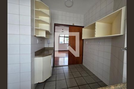 cozinha de apartamento para alugar com 3 quartos, 100m² em Cruzeiro, Belo Horizonte