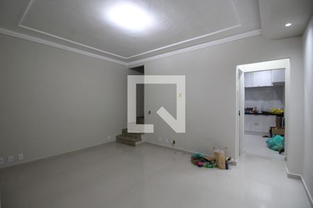 Sala de casa de condomínio à venda com 2 quartos, 100m² em Jacarepaguá, Rio de Janeiro