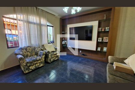 Casa à venda com 3 quartos, 120m² em Jardim Kika, São Paulo