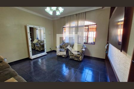 Casa à venda com 3 quartos, 120m² em Jardim Kika, São Paulo