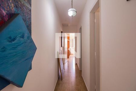 Corredor de casa à venda com 3 quartos, 200m² em Vila Tiradentes, São Paulo