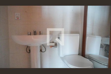 Banhe suite  de apartamento para alugar com 2 quartos, 59m² em Cristo Redentor, Porto Alegre