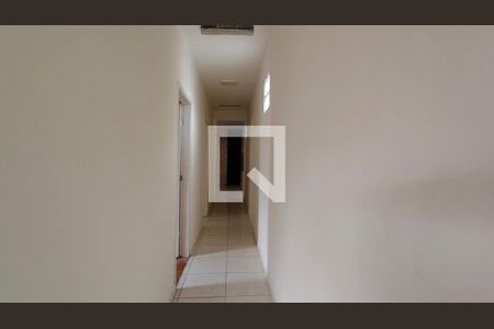 Corredor de casa para alugar com 3 quartos, 100m² em Vila Mangalot, São Paulo