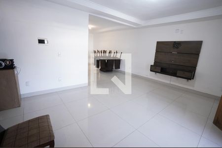 Sala de casa à venda com 3 quartos, 136m² em Parque Amazonia, Goiânia