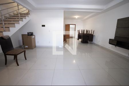 Casa à venda com 3 quartos, 136m² em Parque Amazonia, Goiânia