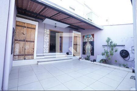 Casa à venda com 3 quartos, 136m² em Parque Amazonia, Goiânia