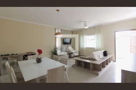 Casa de Condomínio para alugar com 3 quartos, 300m² em Ogiva, Cabo Frio