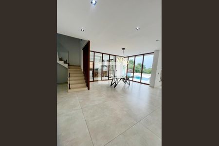Sala de casa à venda com 4 quartos, 419m² em Residencial Tambore III, Santana de Parnaíba