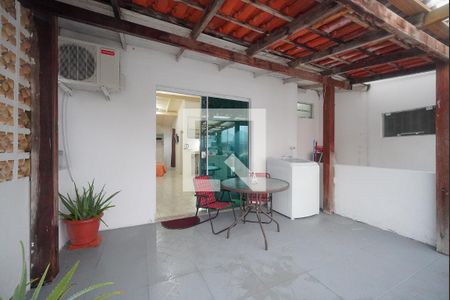 Área externa de kitnet/studio para alugar com 1 quarto, 40m² em Monte Verde, Florianópolis