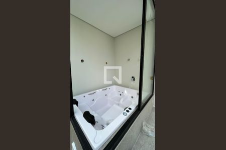 Banheiro  de casa à venda com 3 quartos, 257m² em Morada dos Pássaros, Barueri