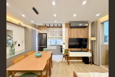 Sala de apartamento para alugar com 3 quartos, 53m² em Santo Amaro, São Paulo