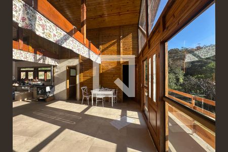 Sala de casa à venda com 2 quartos, 1000m² em Portal da Serra, Barueri