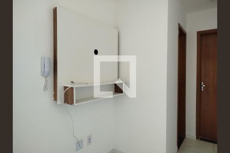 Sala e cozinha de apartamento para alugar com 1 quarto, 25m² em Vila Nova Savoia, São Paulo